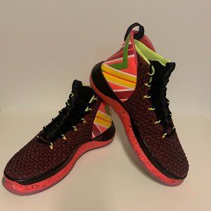 NIKE ALPHADUNK BASKETBALL SHOES